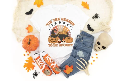 Tis The Season To Be Spooky Tis The Season To Be Spooky Tee shirtTee shirt