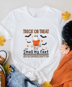 Trick or Treat Smell My Feet Halloween Classic Shirt