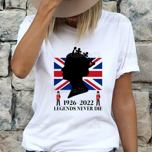 Fray For Queen Elizabeth II 1926-2022 Queen Of England Tee Shirt