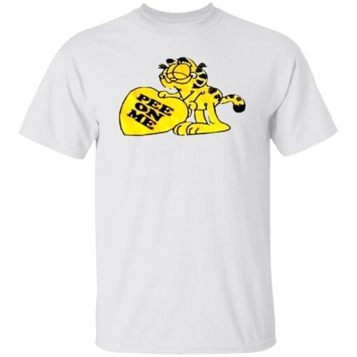 Pee on me garfield 2022 Tee shirt