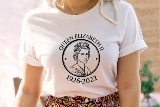 Pray For Elizabeth II 1926-2022 Queen Of England Rest In Peace Tee Shirt