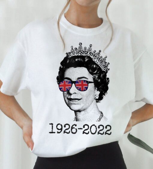 RIP Queen Elizabeth 1926-2022 God Save The Queen T-Shirt