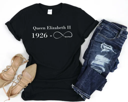 RIP Queen Elizabeth II The Queen 1926-2022 Tee Shirt