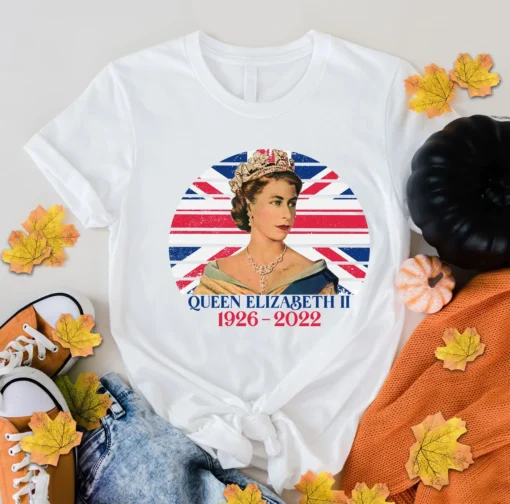 RIP Queen Elizabeth RIP Majesty The Queen 1926-2022 Tee Shirt