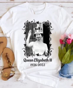 Rip Queen 1926-2022 1926-2022 Queen Elizabeth II Legends Never Die Tee Shirt