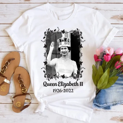 Rip Queen 1926-2022 1926-2022 Queen Elizabeth II Legends Never Die Tee Shirt