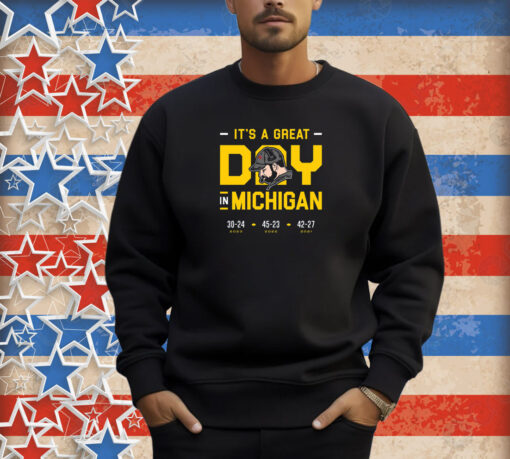 It's-a-Great-Day-in-Michigan-Michigan-College-Fans-TShirt