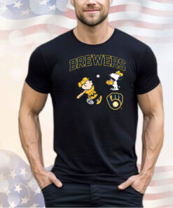 Peanuts Charlie Brown And Snoopy Playing Baseball Milwaukee Brewers shirt