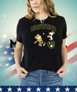 Peanuts Charlie Brown And Snoopy Playing Baseball Milwaukee Brewers shirt