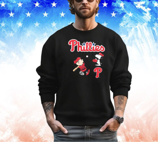 Peanuts Charlie Brown And Snoopy Playing Baseball Philadelphia Phillies shirt