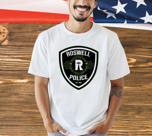 Roswell police est 1891 protect and serve those that land here T-Shirt