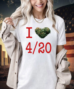 Rihanna wearing I love 420 day T-shirt