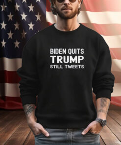 Cool Mugshot Trump Middle Finger, Free Trump 2024 Mugsho T-Shirt