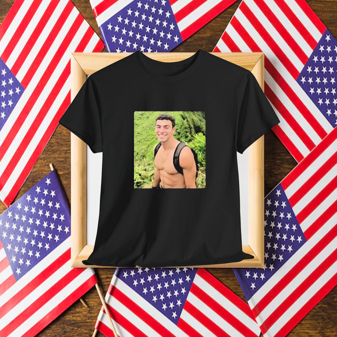 Luigi Mangione Aliens Of Brooklyn Christmas Market CEO Shirt Luigi Mangione Aliens Of Brooklyn Christmas Market CEO Shirt
