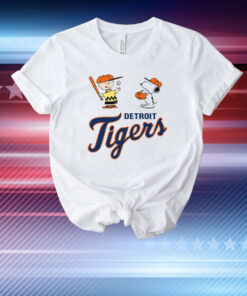 Peanuts Charlie Brown And Snoopy Detroit Tigers T-Shirt