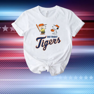 Peanuts Charlie Brown And Snoopy Detroit Tigers T-Shirt